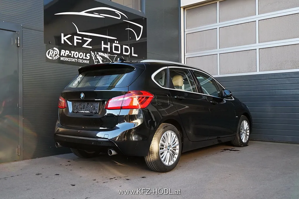 BMW 220d xDrive Active Tourer Sport Line Aut. Image 2