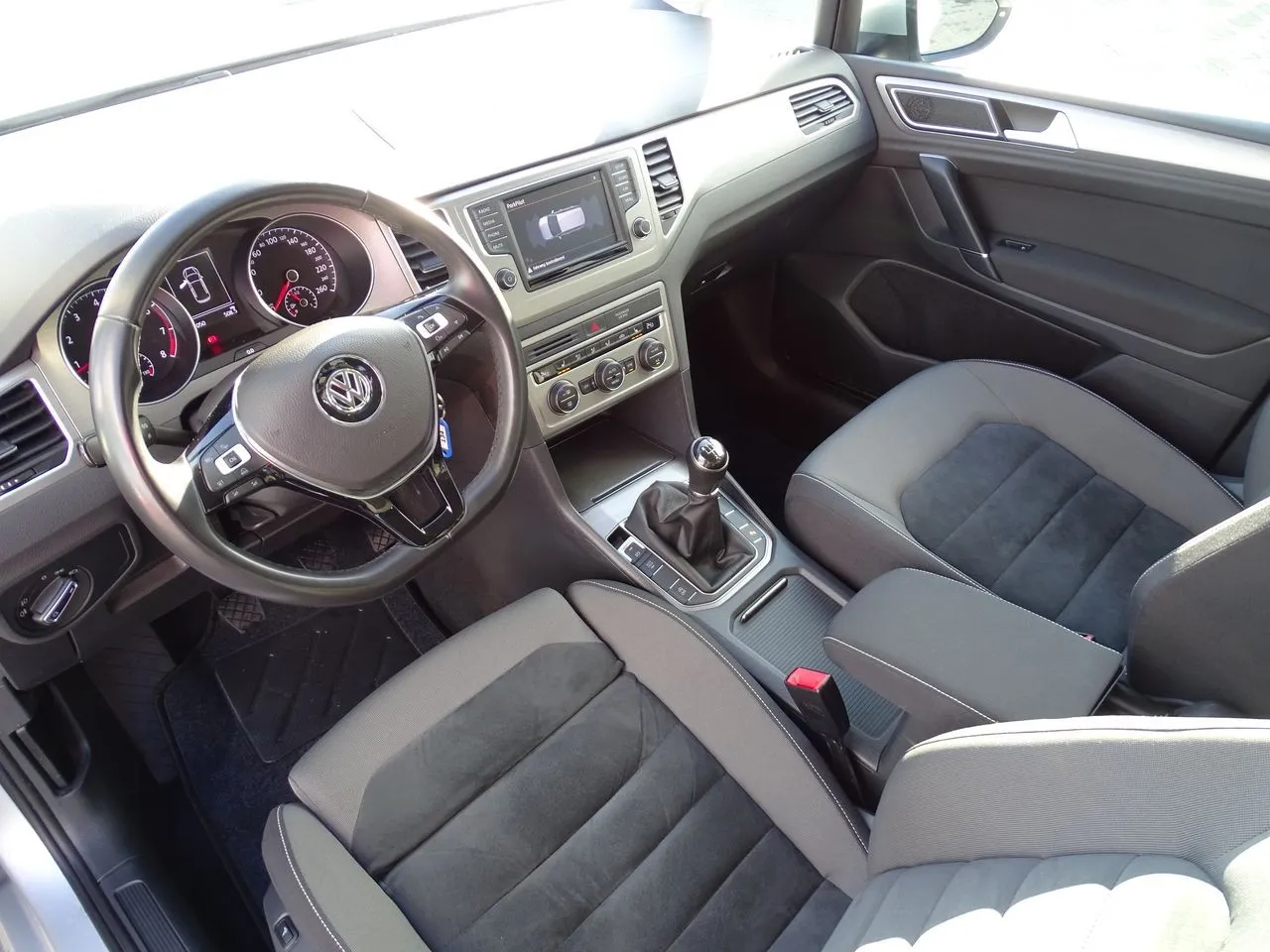 Volkswagen Golf Sportsvan VII 1.4 TSI...  Image 8